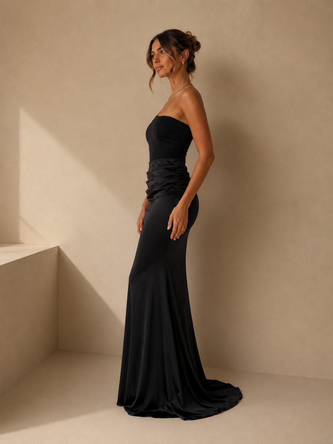 Noir Éclipse Gown